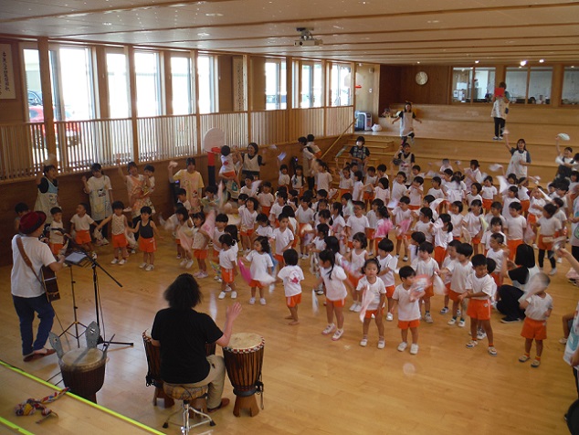 幼稚園でミュージックLIVE🎶